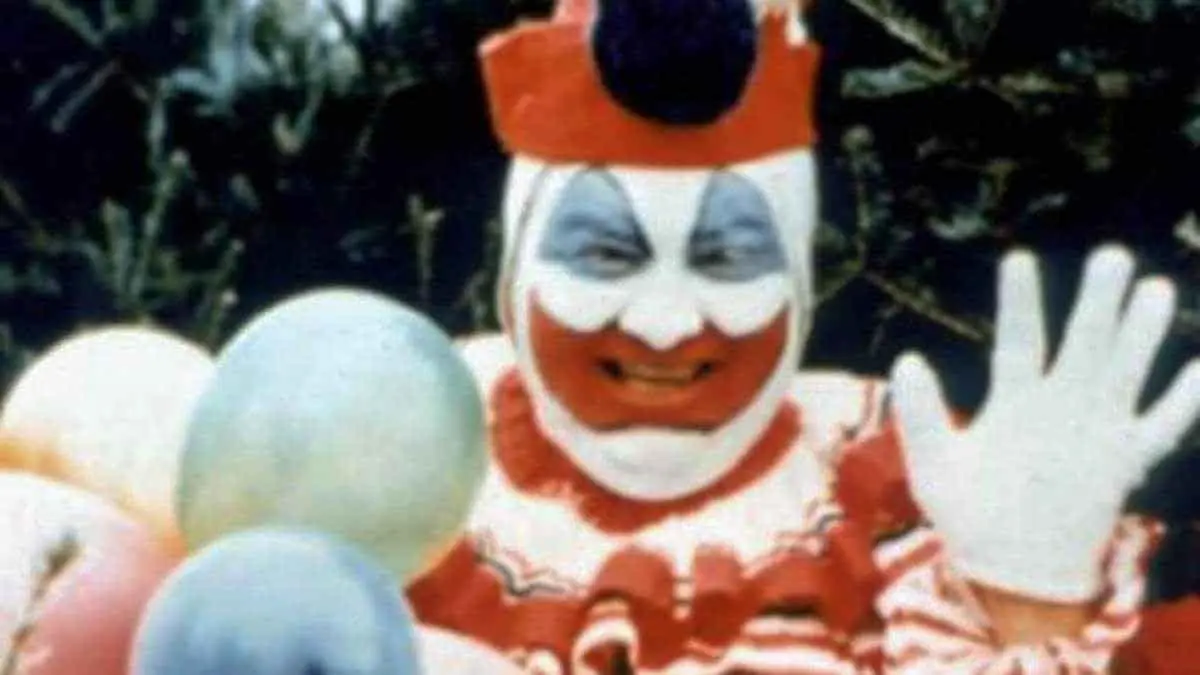 "Payaso" roba 3 veces en una casa y luego viola a la dueña