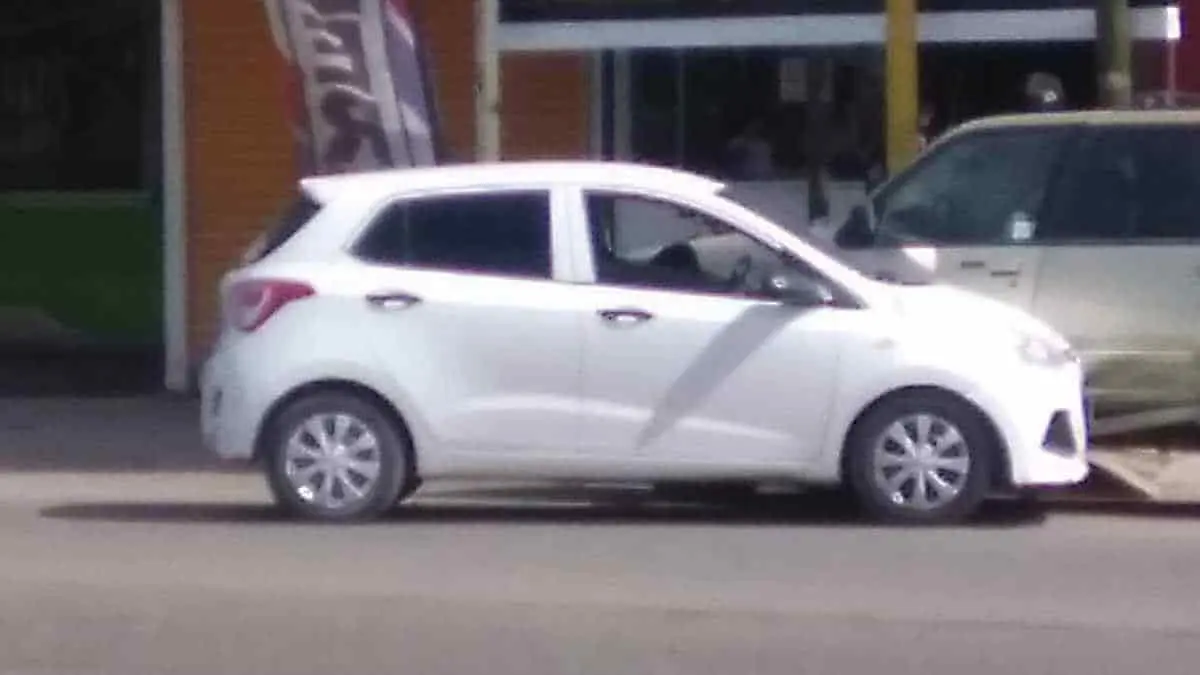 Ejecutan a uno; queda en el interior de un auto