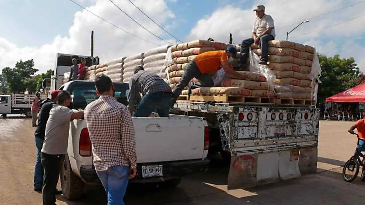 Apoyan a vecinos a mejorar sus casas