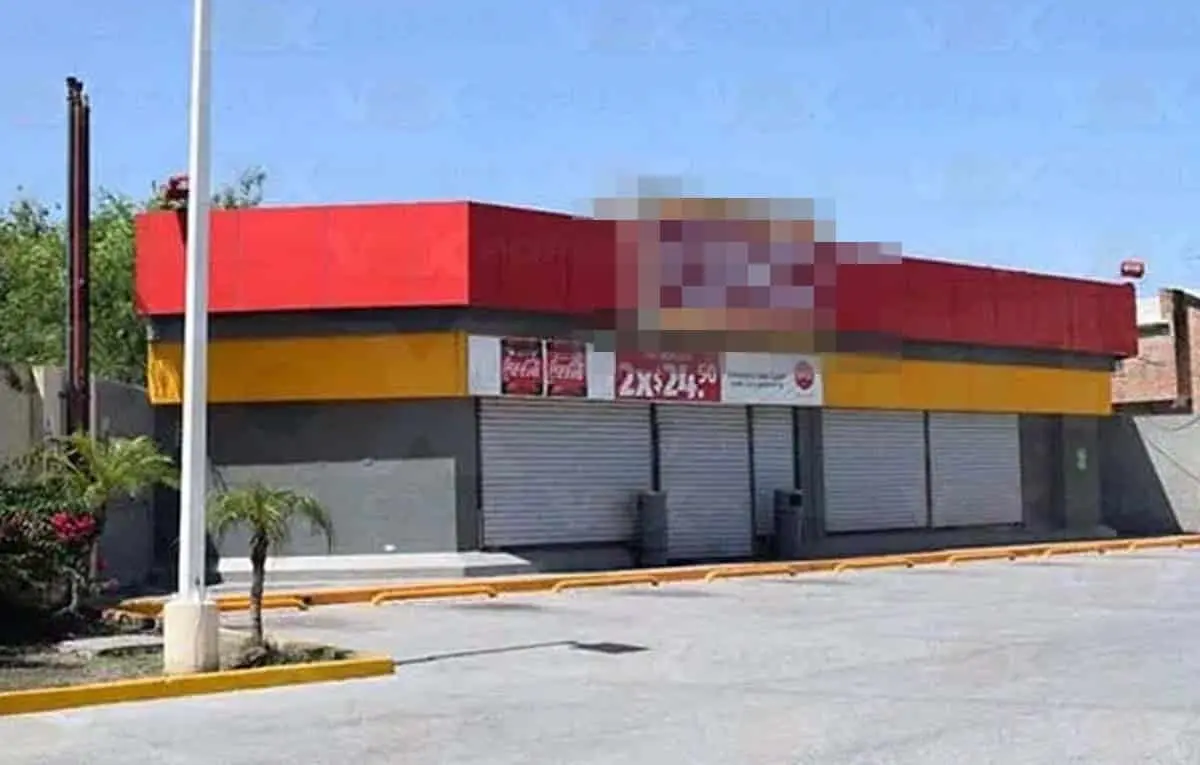 Excajera de tienda de conveniencia lidera banda de asaltantes