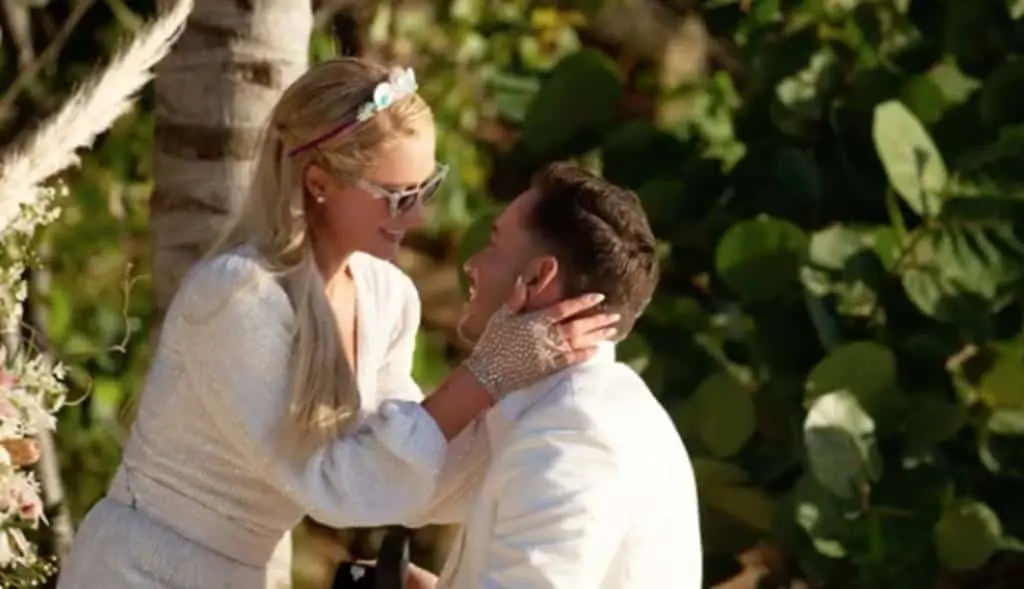 Paris Hilton se compromete con Carter Reum