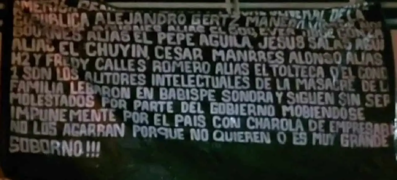 Aparecen mantas en puentes de Hermosillo