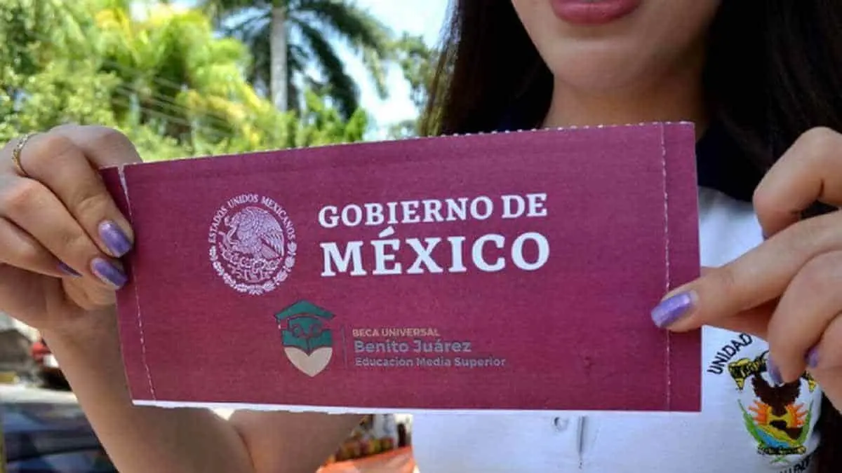 Se adelanta pago de becas Benito Juárez