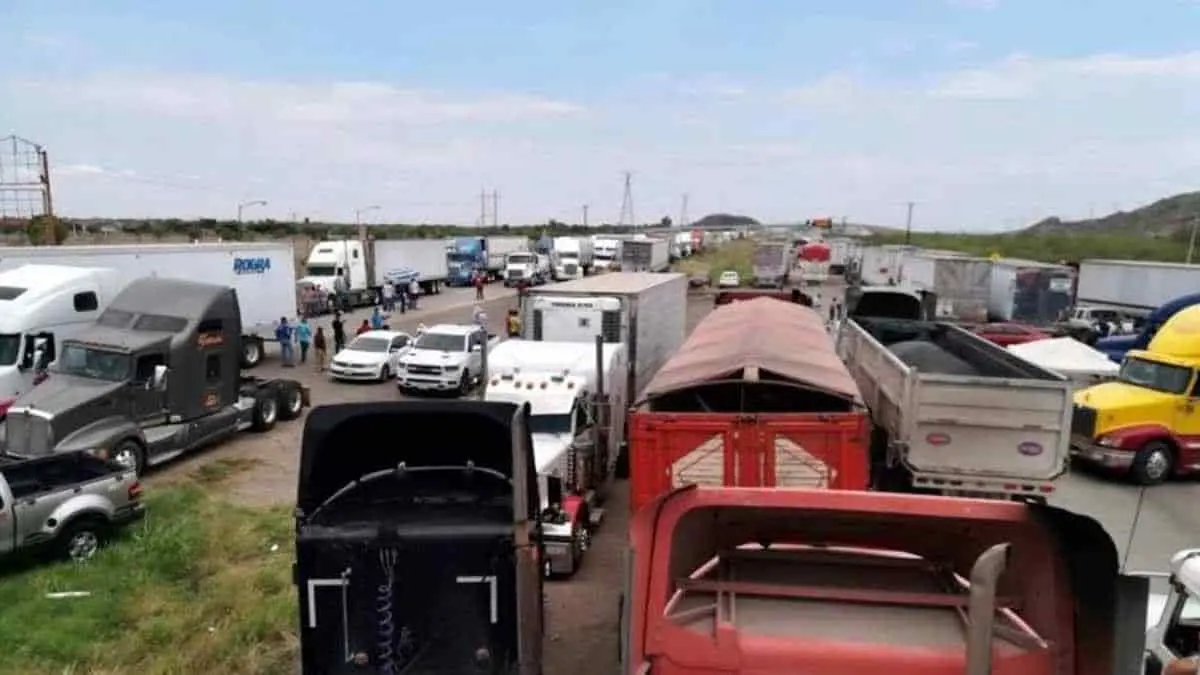 Transportistas de carga pesada amenazan con irse a huelga