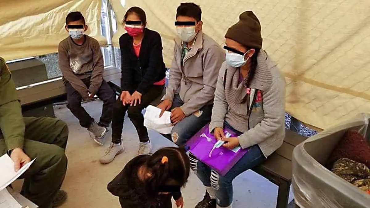 Rescatan a personas abandonadas en el desierto de Arizona