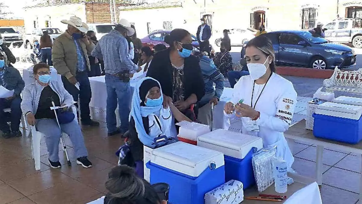 Aplican vacuna en Yécora, Quiriego y Rosario