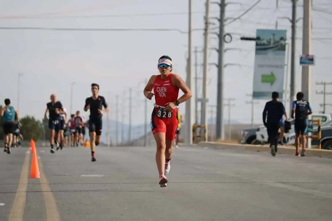 Narda Cuén conquista duatlón