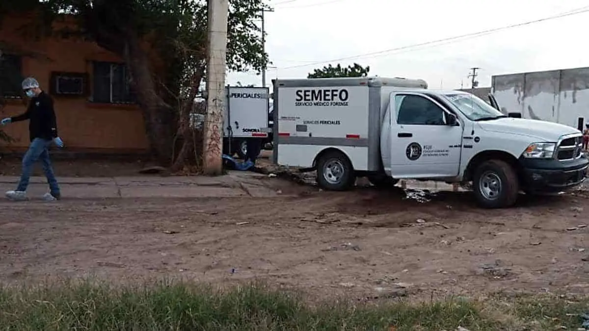 Ejecutan a tiros a joven en la Villas del Trigo