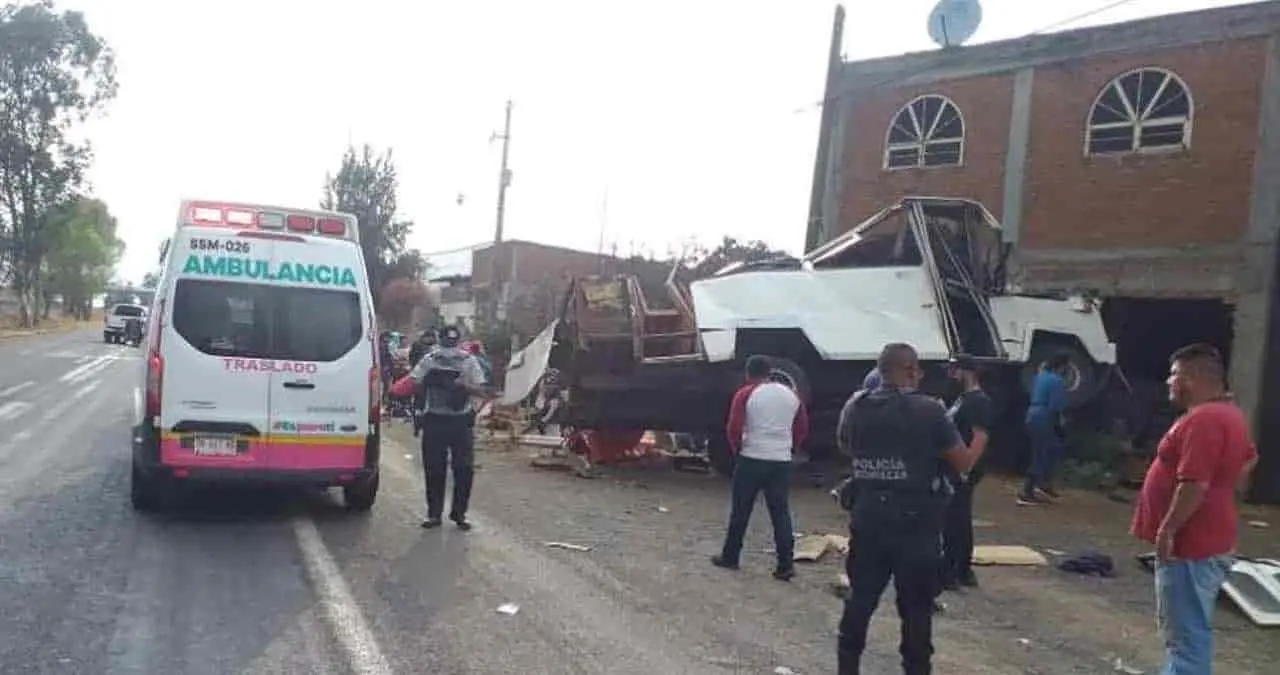 Mueren tres jornaleros en accidente