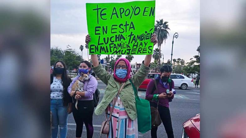 Feministas toman las calles de Cajeme durante en el Día de la Mujer