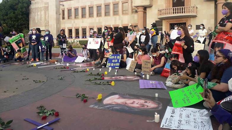 Feministas toman las calles de Cajeme durante en el Día de la Mujer