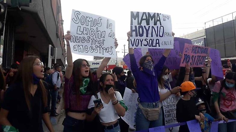 Feministas toman las calles de Cajeme durante en el Día de la Mujer