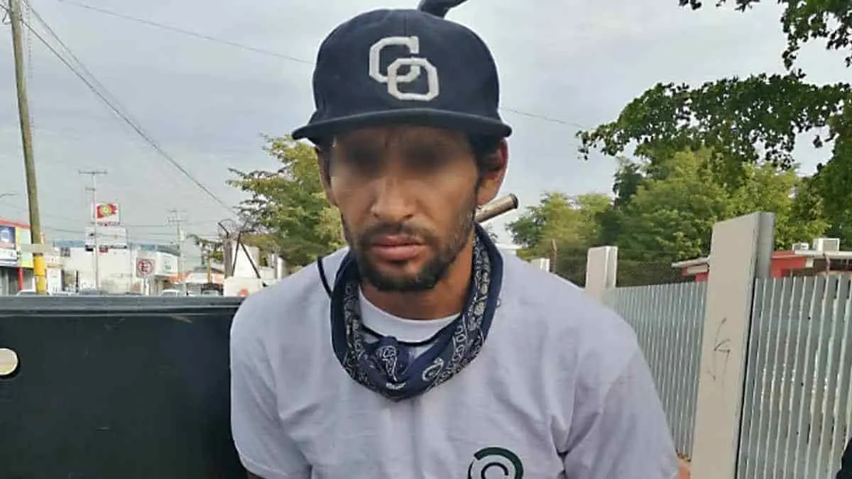 Lo sorprenden saqueando jardín de niños