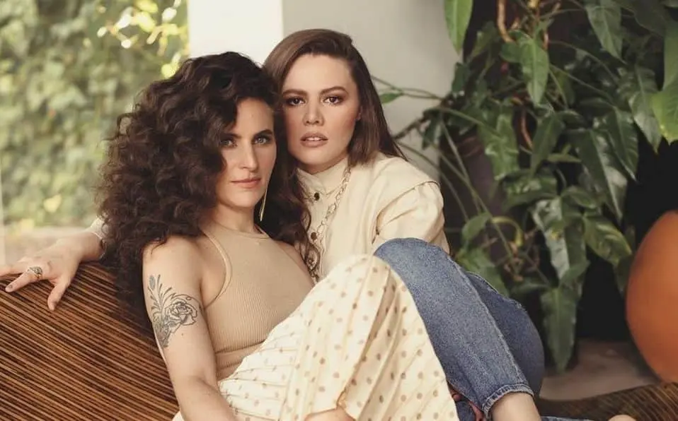 Joy Huerta y su esposa son madres por segunda vez