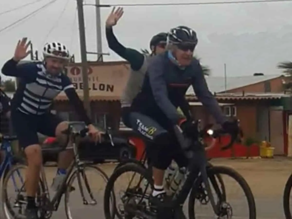 Harrison Ford visita Baja California en bicicleta