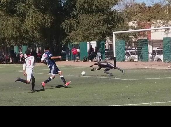 Brimach alza la copa en la juvenil A