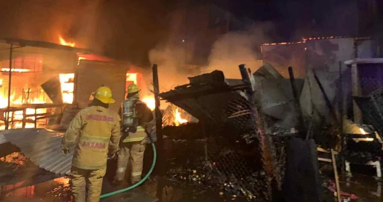 Se incendia mercado de Juchitán