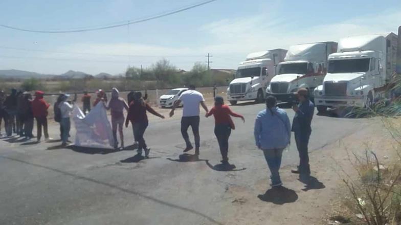 Maestros provocan caos vial en Navojoa