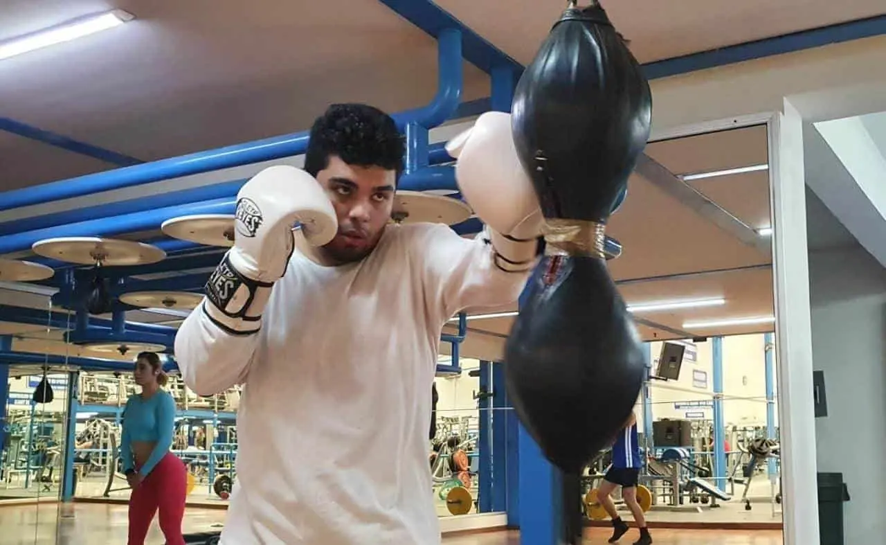 Arturo "Guáguara" Jr. prepara sus puños para el profesional 		