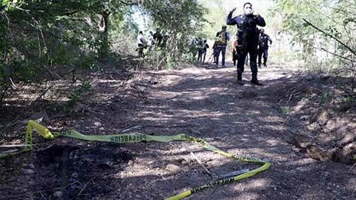 Citan a pareja para ver una casa y terminan quemados