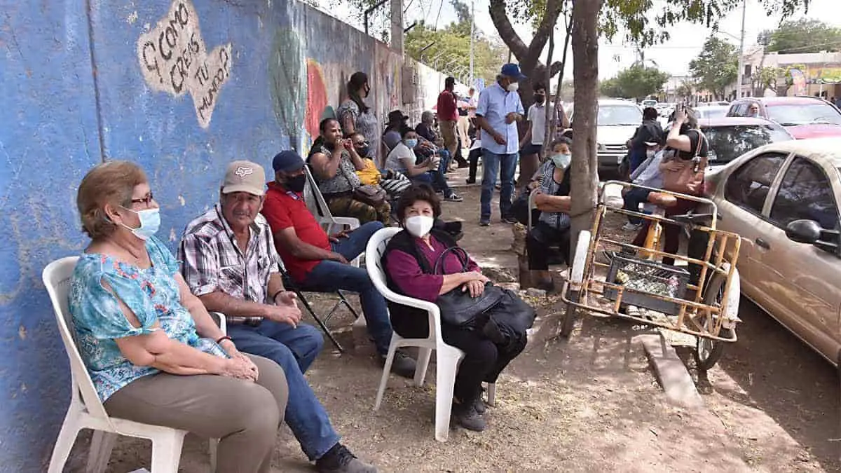 Siguen las fallas en la logística de vacunación