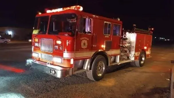 Incendian auto en la Villas del Trigo