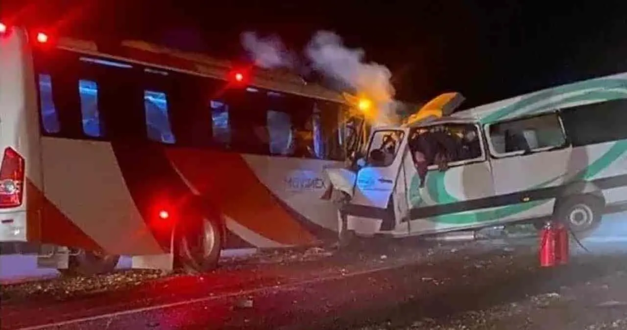 Accidente en Caborca dejó al menos 16 muertos y varios lesionados