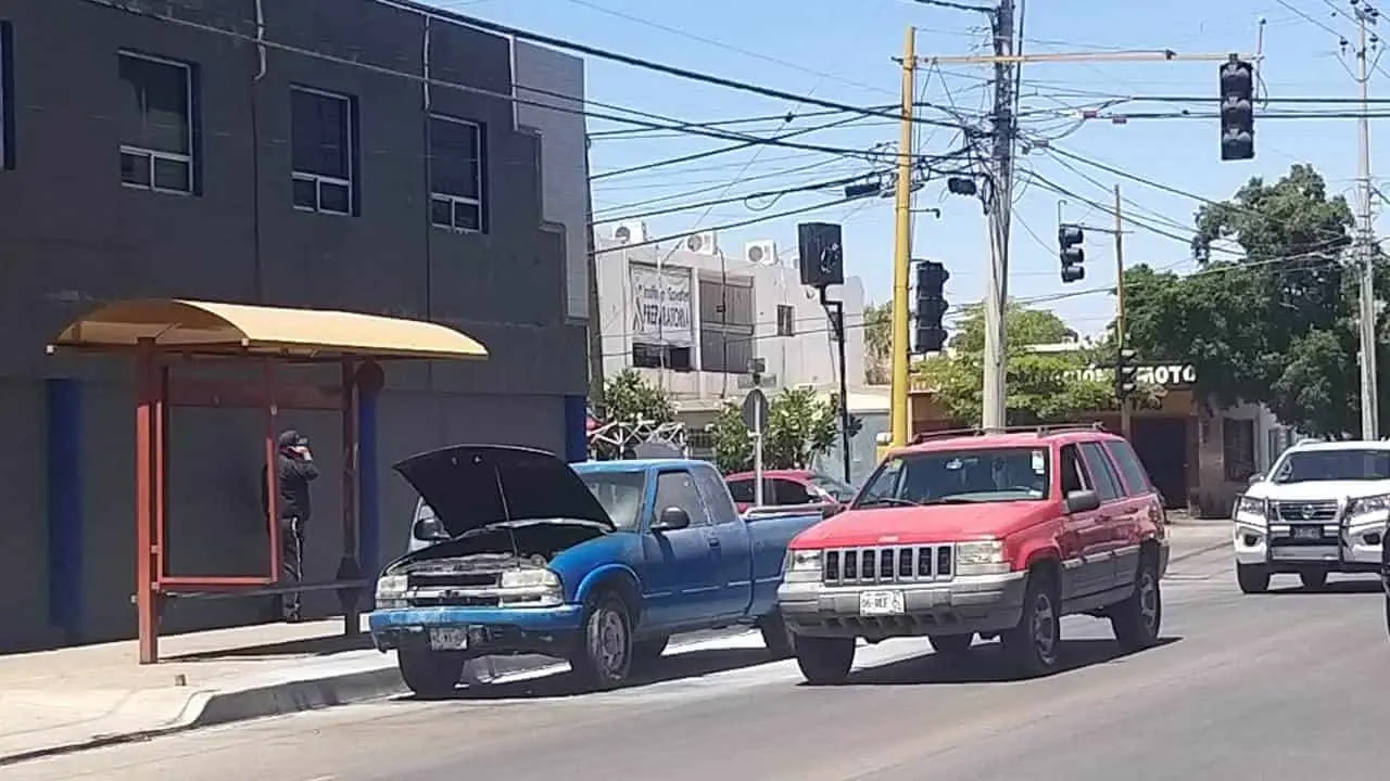 Se incendia pick up en el Centro de Obregón