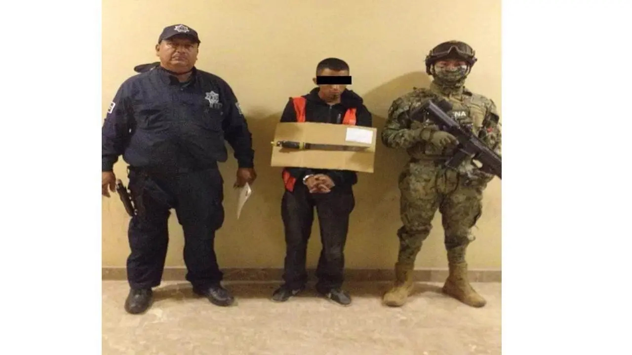 Detienen al Shobe por traer un arma blanca
