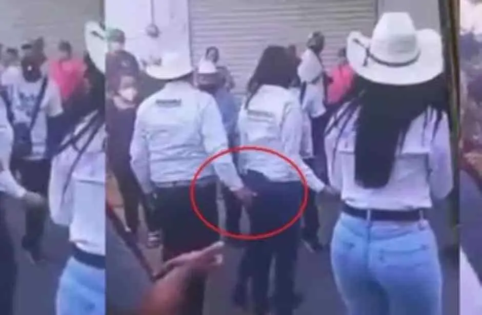 Video. Monreal "manosea" a candidata de Morena; ella lo defiende