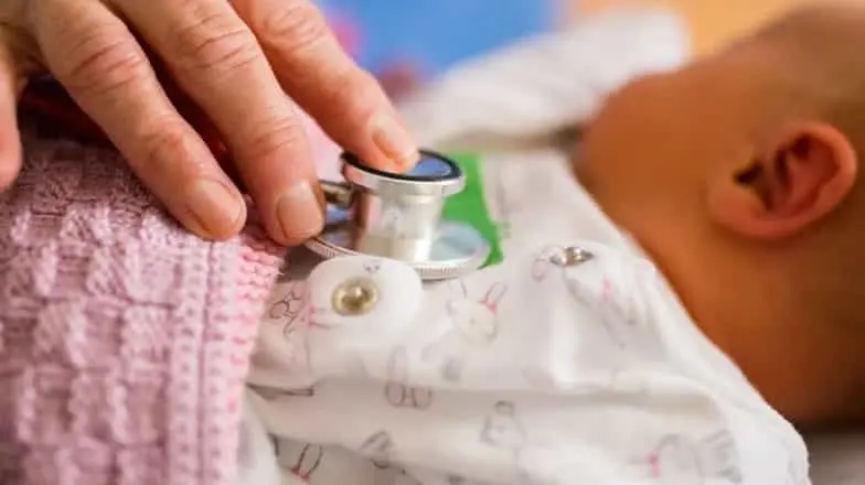 Casos pediátricos de COVID puede dañar arterias del corazón