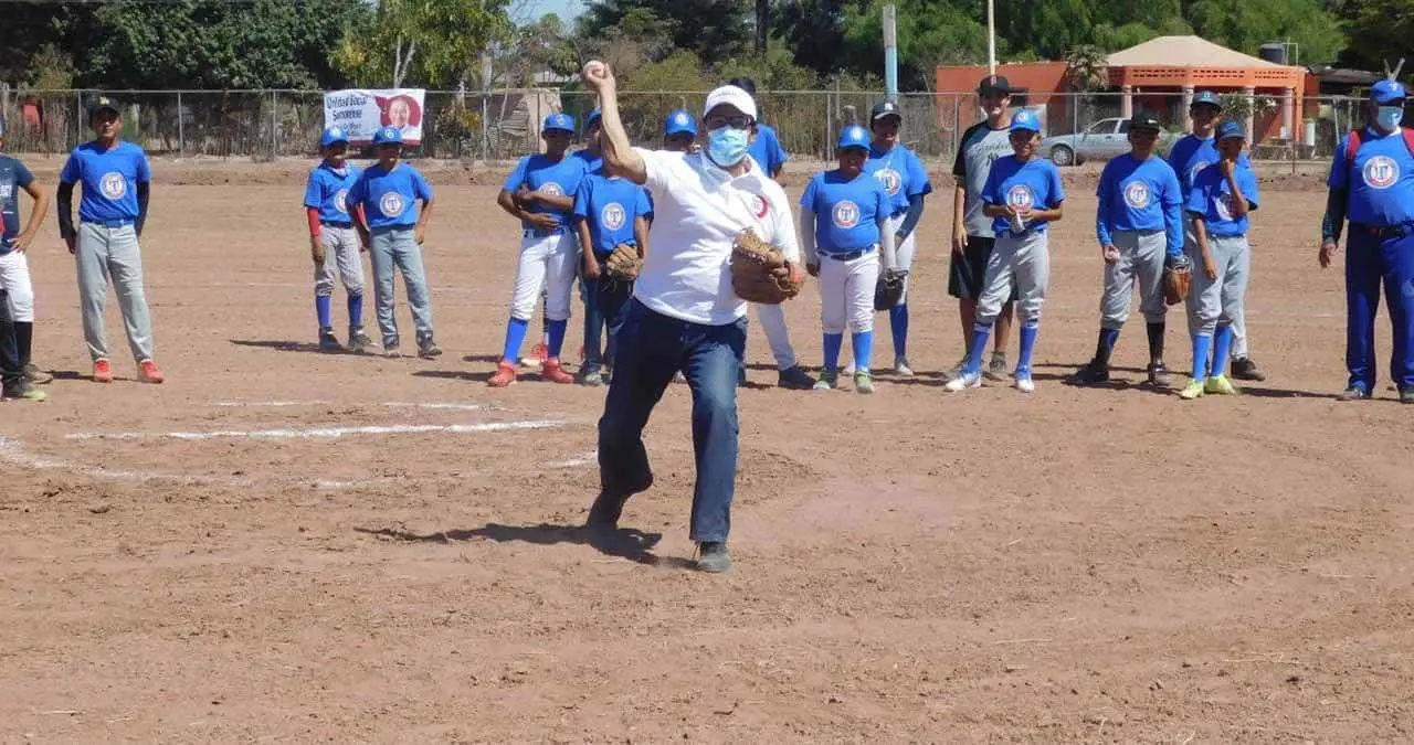 Inauguran estadio de beisbol infantil