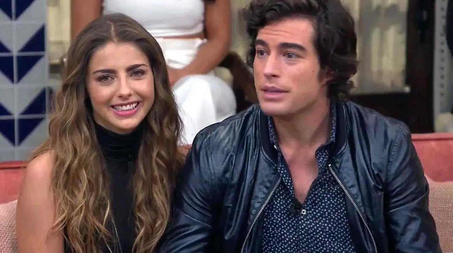 Video. Cachan a Michelle Renaud y Danilo Carrera en amoroso beso