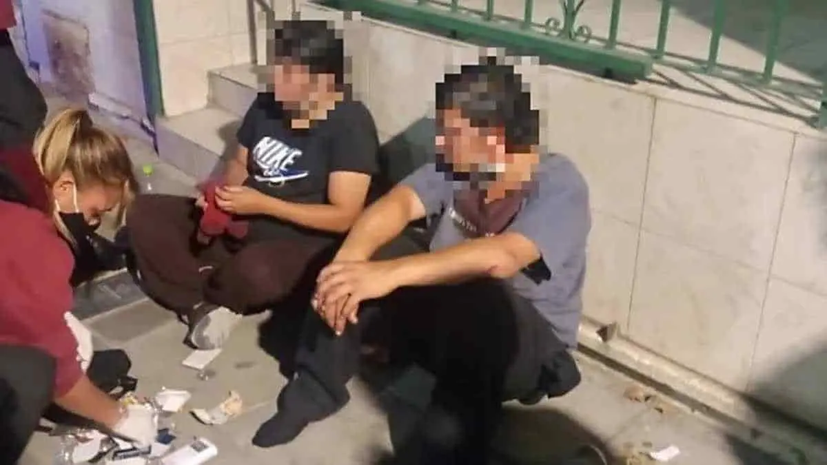 Mata a su padre degollándolo en pleito callejero