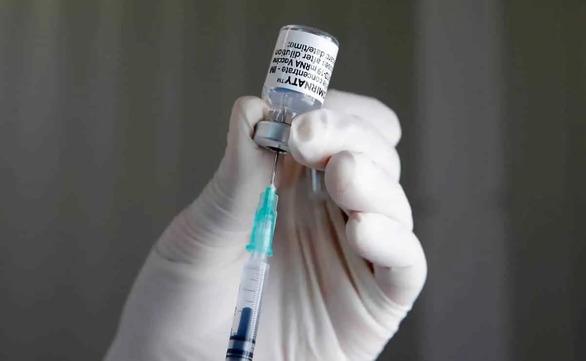 Recibe por error 4 dosis de vacuna anticovid de Pfizer
