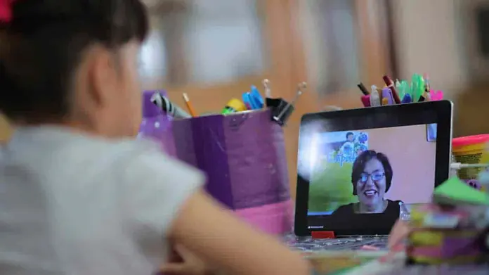 Educación en línea, un reto para docentes Educación en línea, un reto para docentes