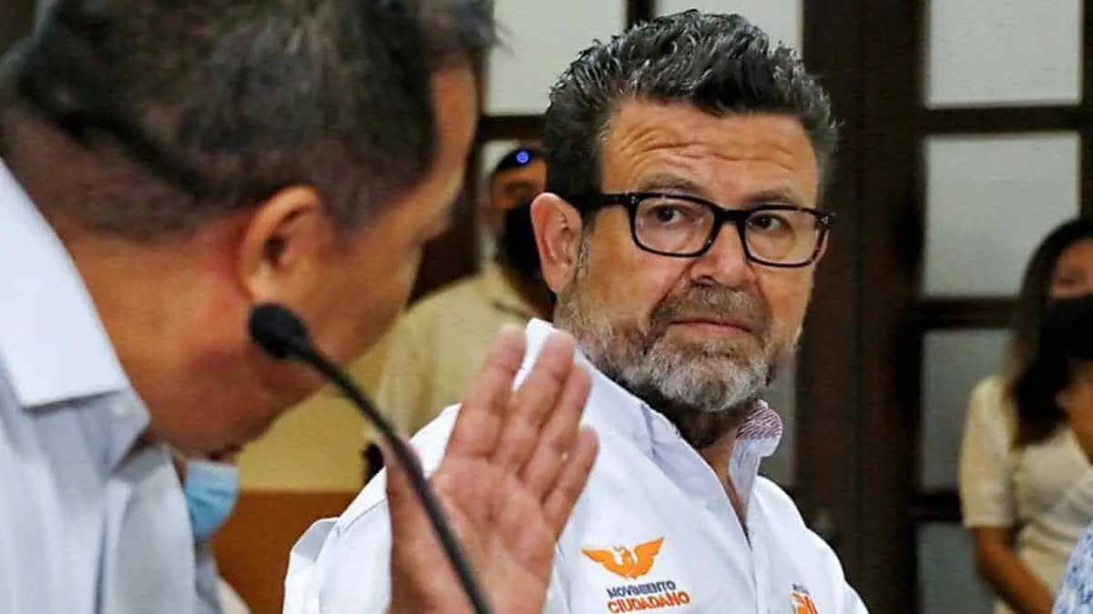 Declina Bours a favor de Gándara