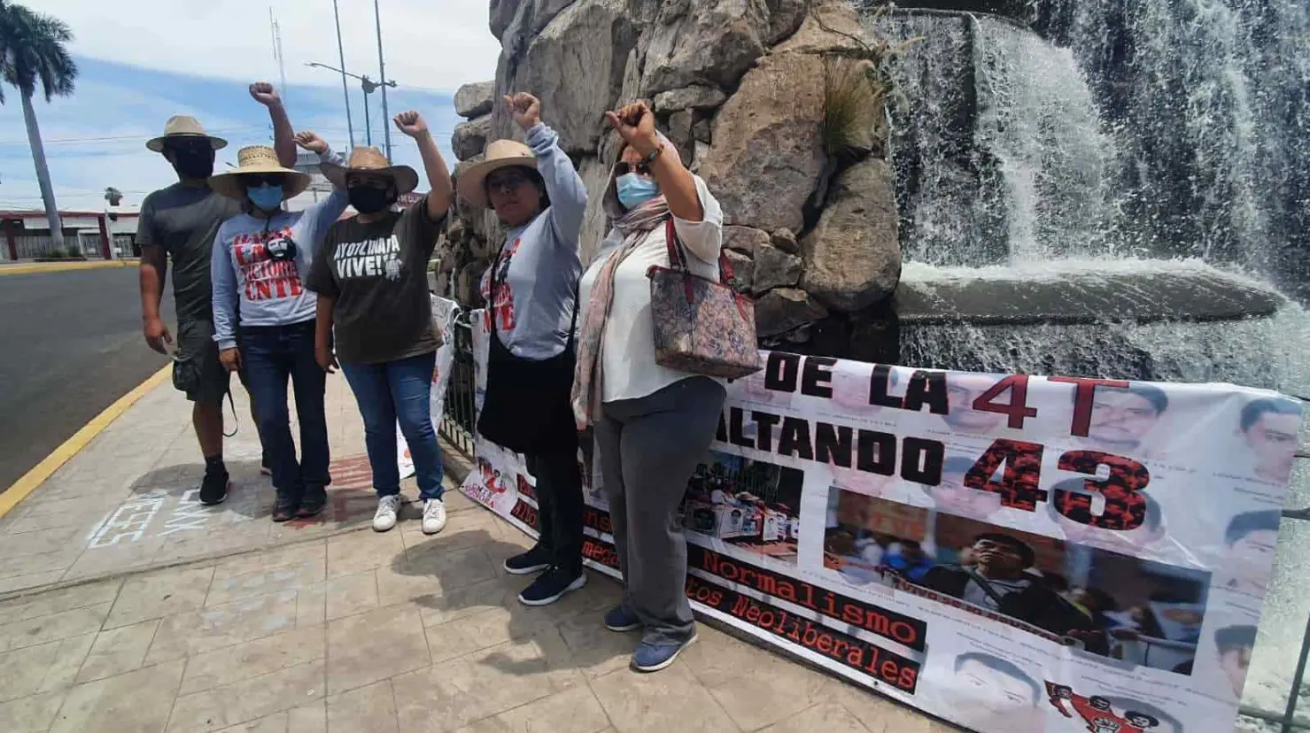 Recuerdan a los 43 de Ayotzinapa