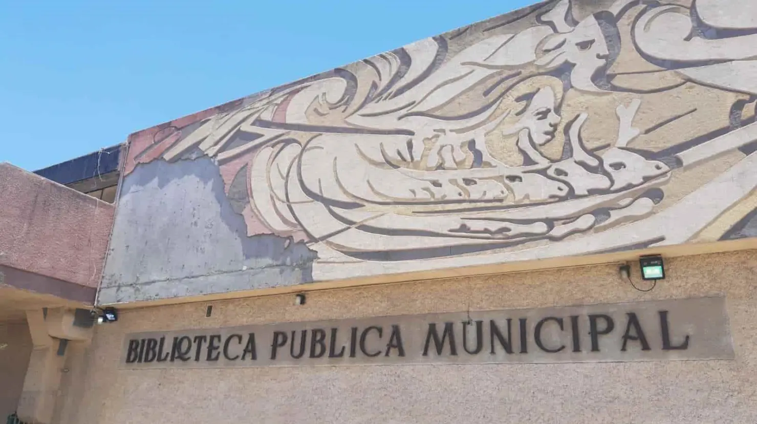 Sigue el deterioro de mural Arteche