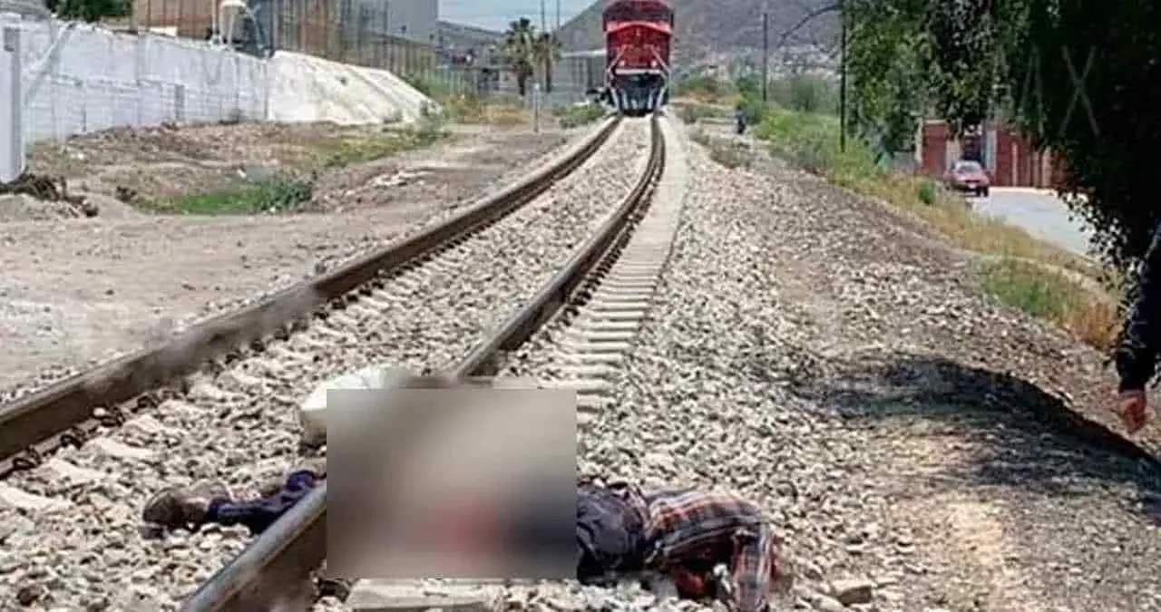 Tren arrolla sujeto y muere en el hospital