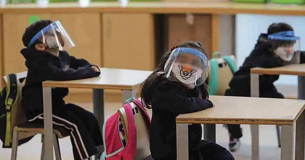 Regreso a clases requiere más que vacunación: CNTE
