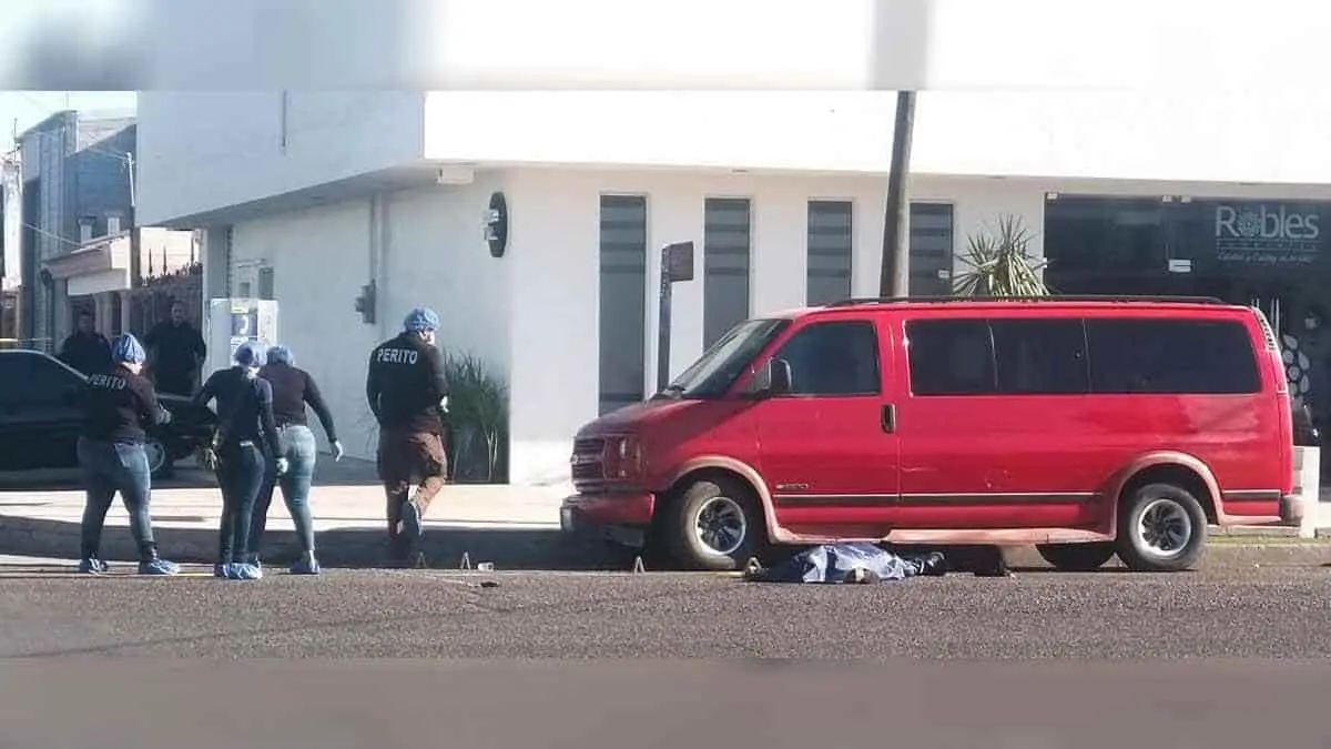Ejecutan a un hombre afuera de conocida funeraria