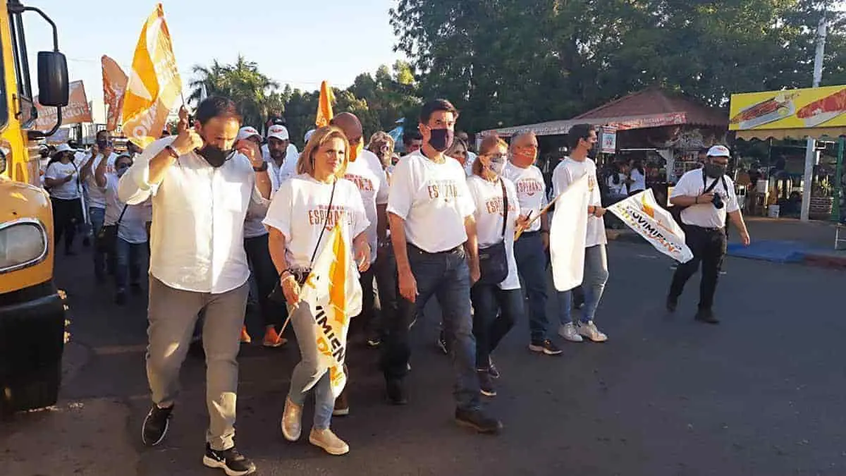 Gustavo Almada cierra campaña con marcha por la paz