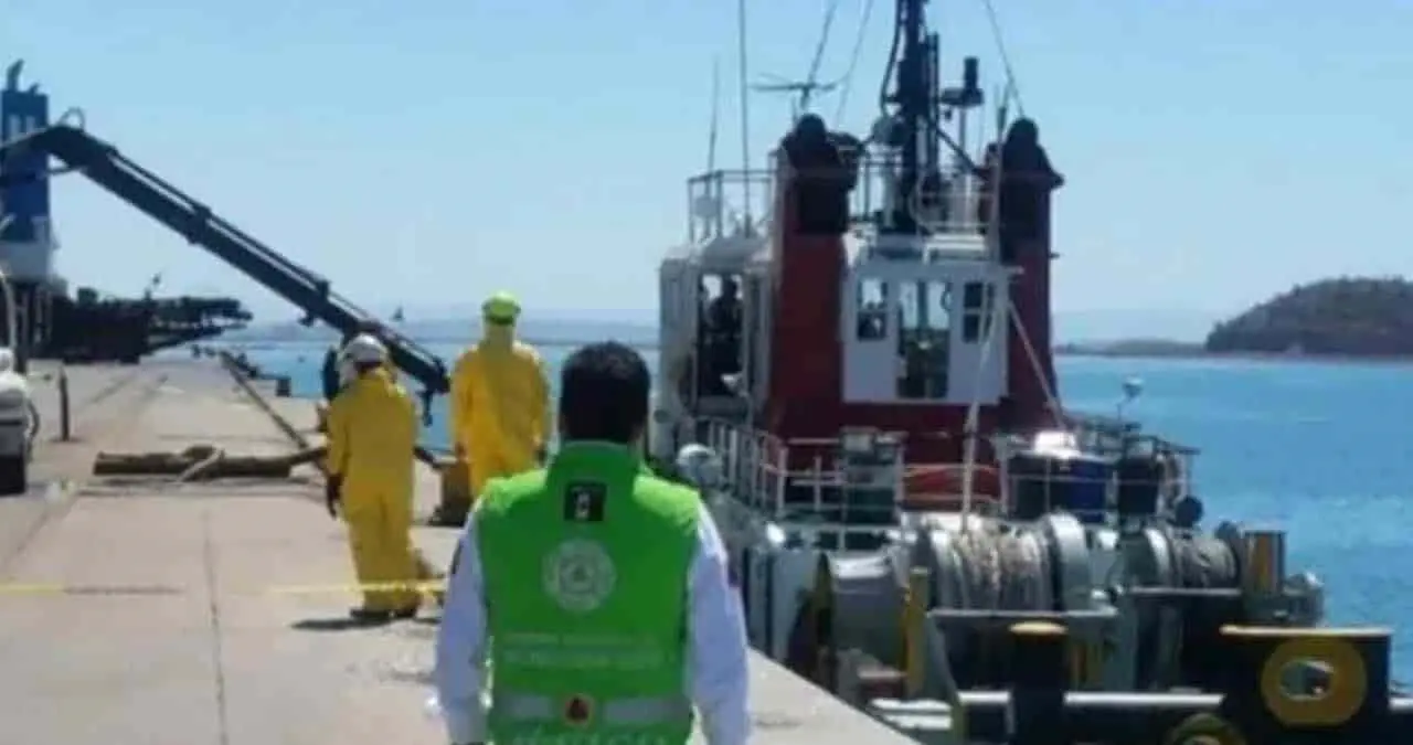 Marinos hallan restos humanos en un tambo