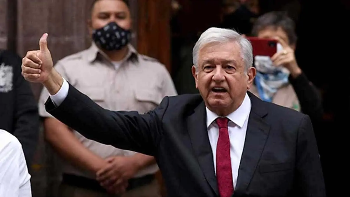 Andrés Manuel López Obrador vota en el Antiguo Palacio del Arzobispado