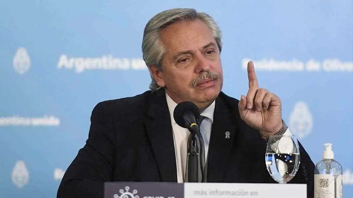 "Mexicanos salieron de los indios, los argentinos llegamos de Europa"