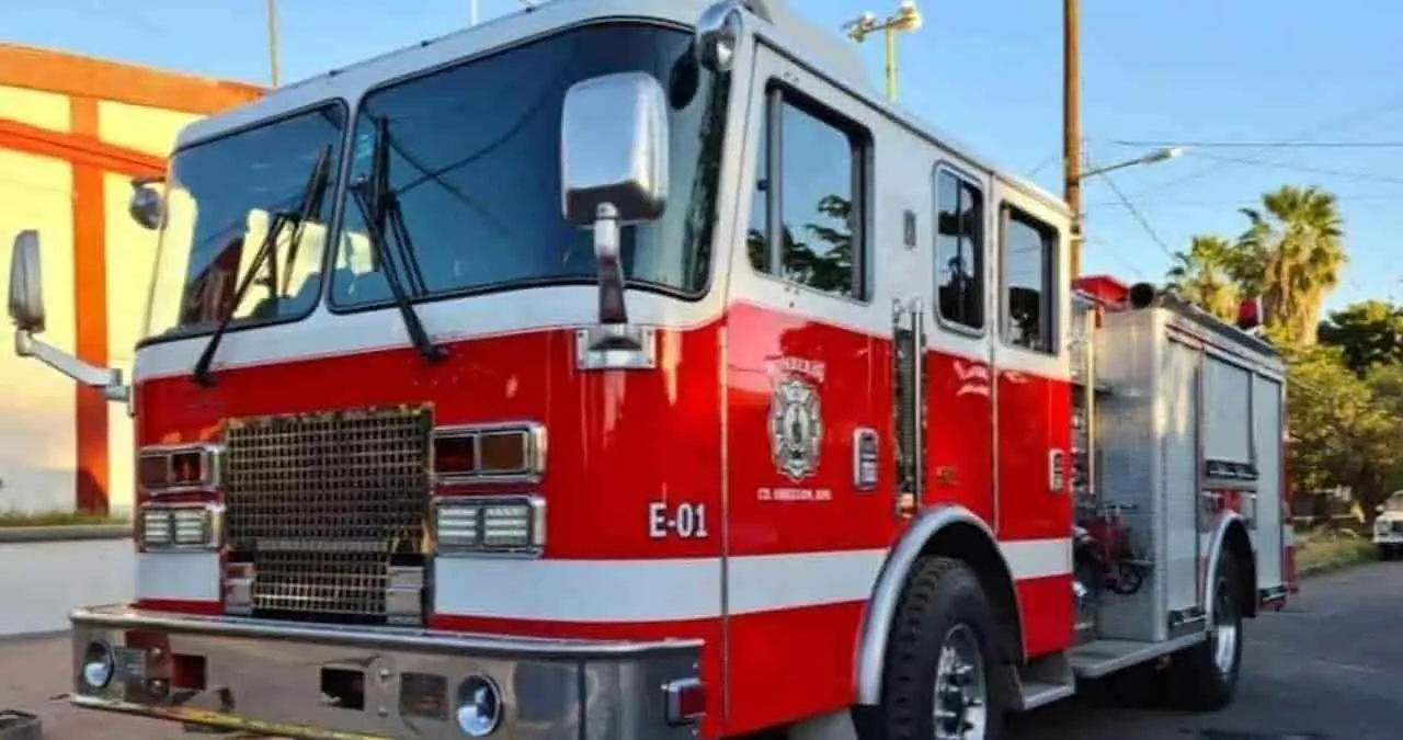 Controlan incendio en panadería de supermercado
