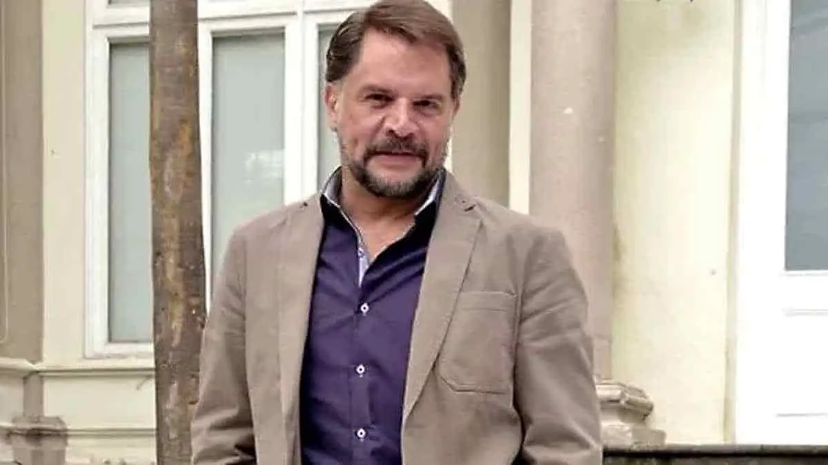Detienen a Héctor Parra por abuso sexual contra su hija