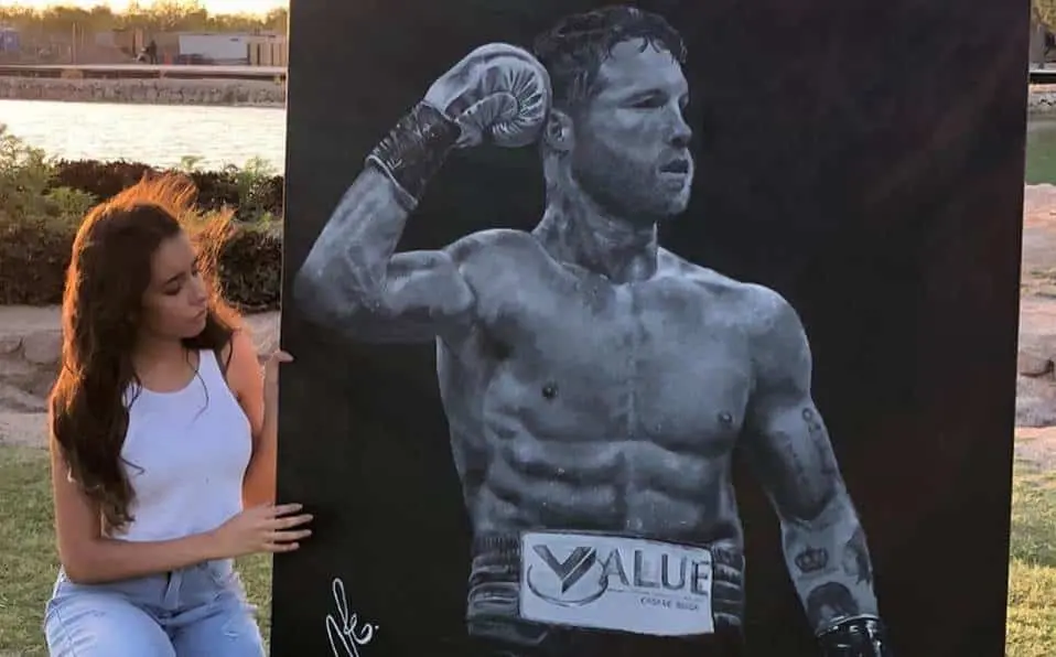 Joven hermosillense vende pintura del "Canelo" para pagar sus estudios