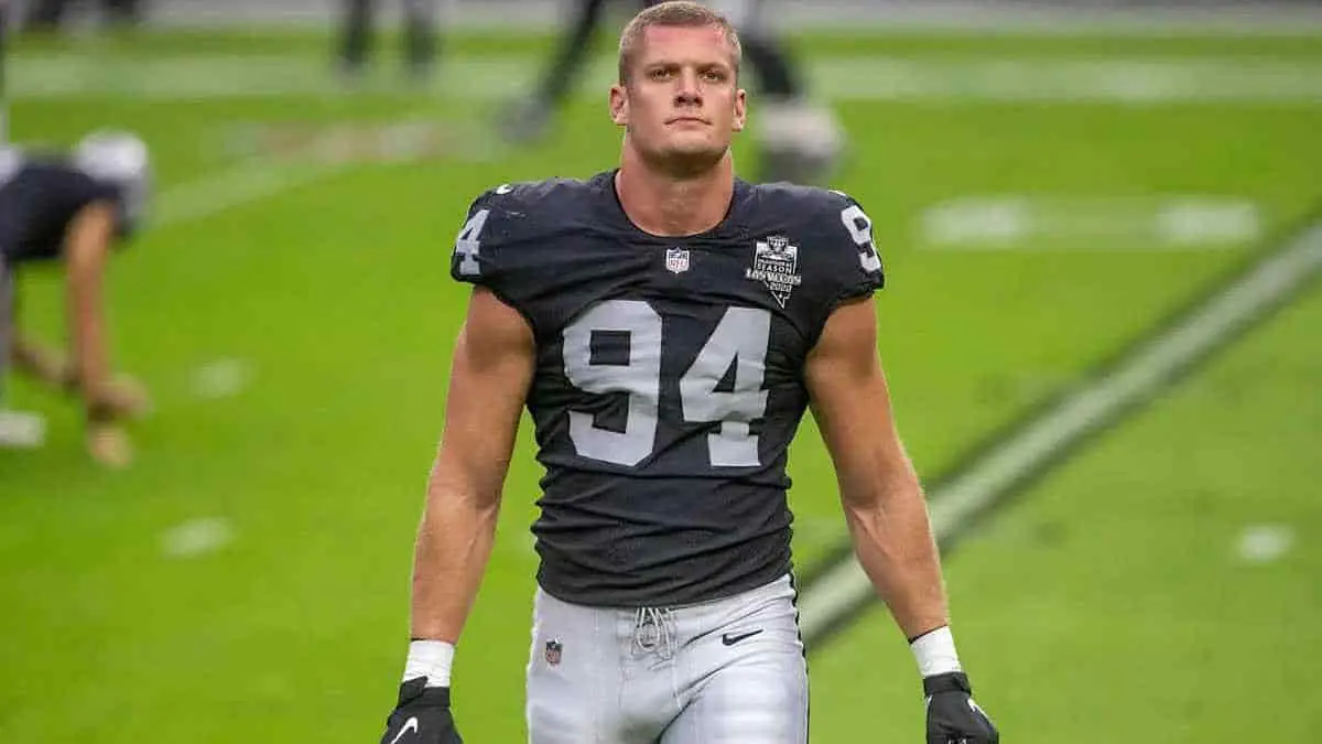 Jugador de futbol americano de la NFL se declara gay